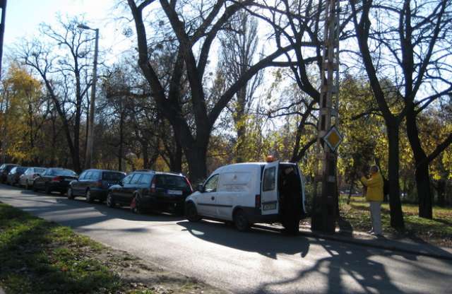 Gyakorlatilag vadásznak a szabályszegésre kényszerülő autósokra