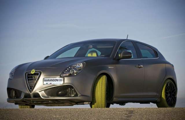 Színes gumikon gördül a tuning Alfa