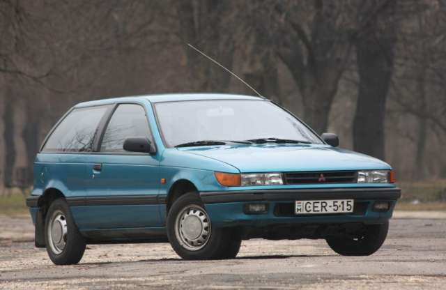 Fitt nyugdíjas: tényleg lehet  jó egy húsz éves japán autó!