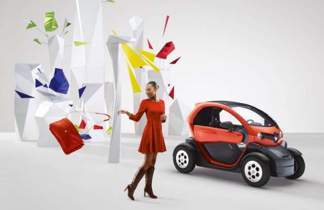 A Renault megtanít villanyautót vezetni!