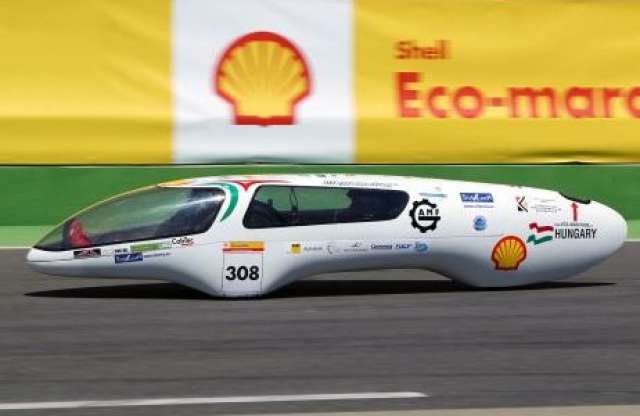 Egy liter üzemanyag: 2277 kilométer