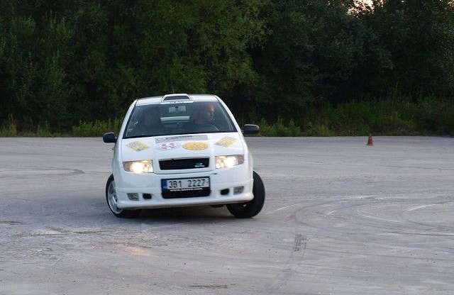 Nem magyarok nyerték az autós tájékozódási verseny budapesti futamát