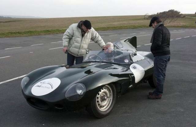 Kiszabadult ketrecéből a hosszú orrú Jaguar