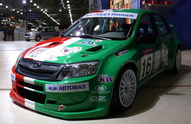 Versenypályán tér vissza hozzánk a Lada