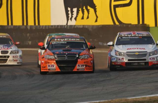 Egy galamb tette tönkre Michelisz versenyét