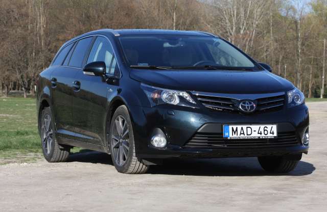 Drágaszágom - Toyota Avensis 2.2 DCAT kombi teszt