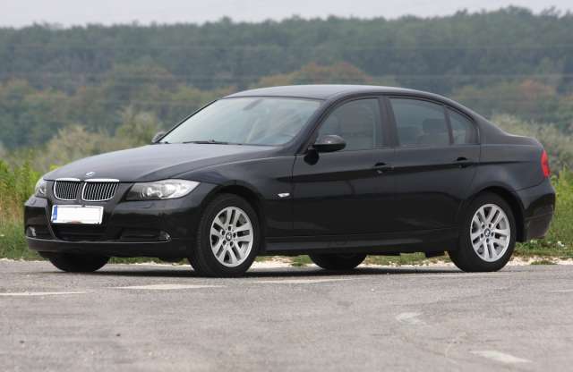 Majdnem orvos hölgy tulajtól megkímélten - BMW 318d, 2008