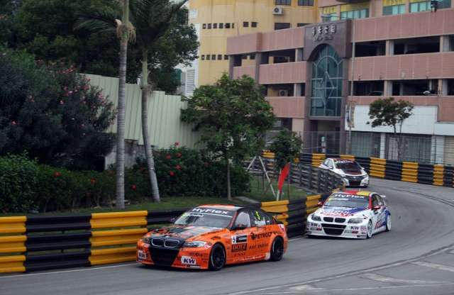 Norbi a privát elsőségre, Robi a vb-címre hajt