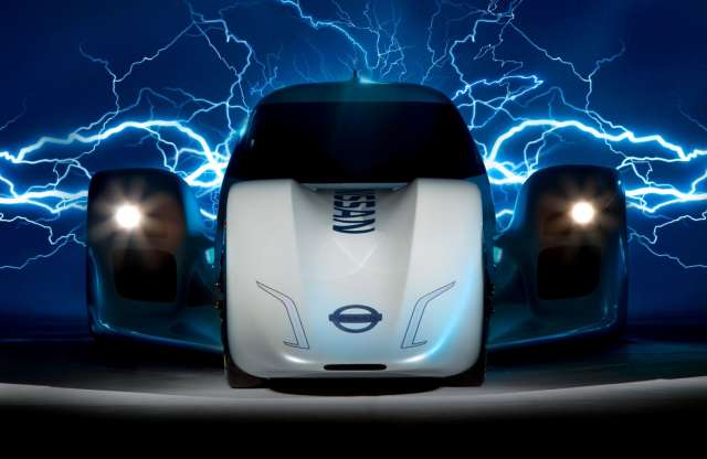 Megtette első hivatalos köreit versenypályán a Nissan ZEOD RC