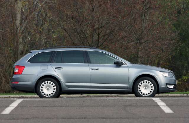 Ismét van magyar, aki új autót vesz