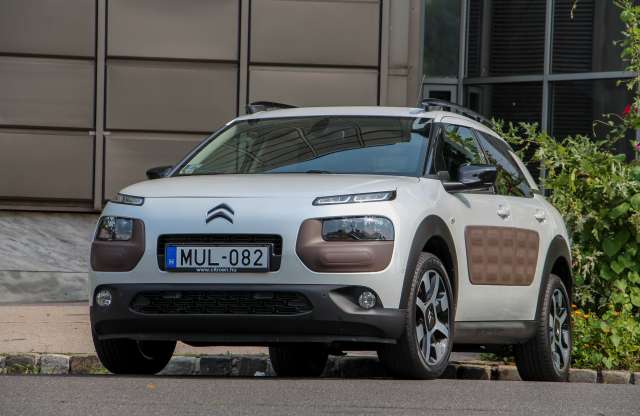 Meghökkentő kompakt - itthon a Citroën C4 Cactus. Nem is drága!