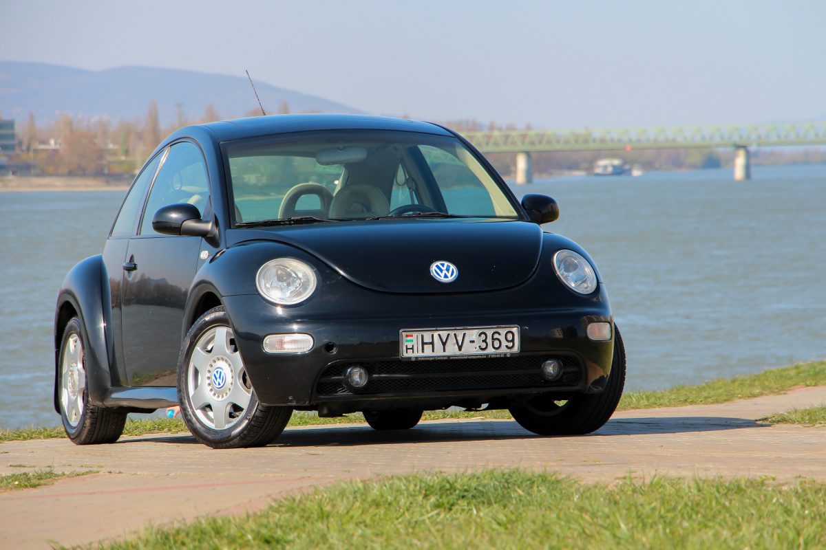 VOLKSWAGEN NEW BEETLE