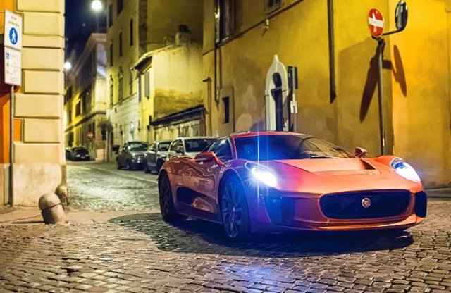 Milliárdokat költöttek az új Bond film autós jeleneteire