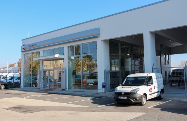 Fiat haszonjármű-szalon nyílt a budapesti Hunyadi János úton