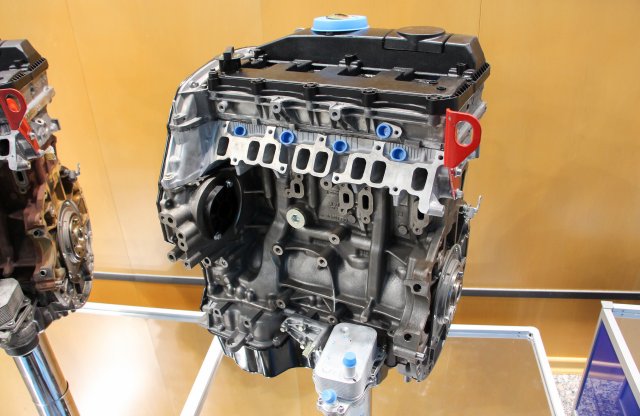 Kiszolgált motorok felújításával is spórol a Ford