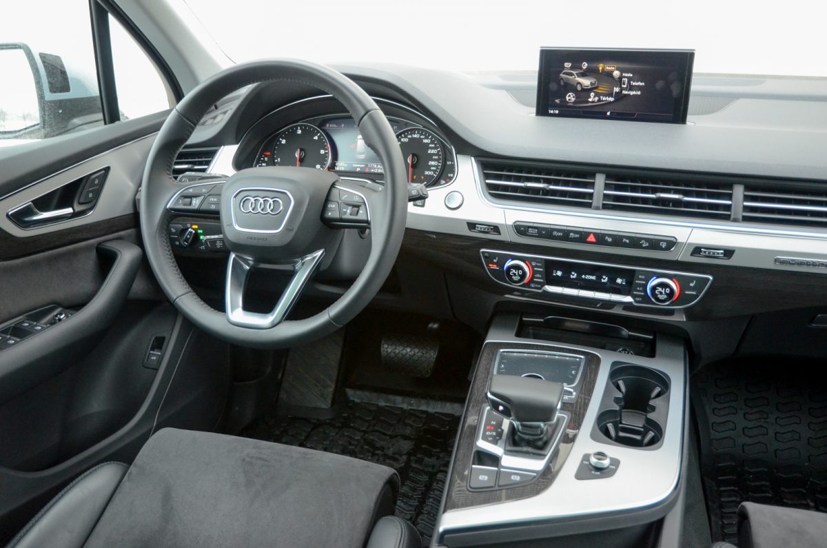 AUDI Q7