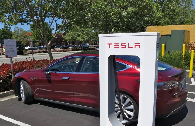 „Nagyon jól halad Magyarország az e-mobilitás területén”