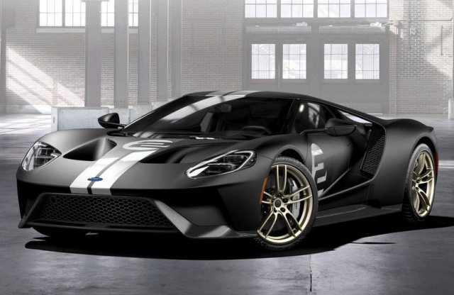 Legendás csíkokban feszít az új Ford GT