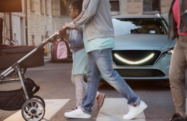 Mosolygós önvezető autó lenne a megoldás?