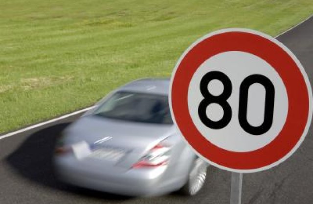 ESP, guminyomásszenzor, automatikus sebességhatár-betartatás?