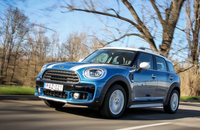 Mint a Cooper, csak használható – Countryman D