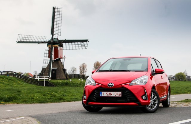 Downsizing? Kösz, nem! - Toyota Yaris facelift menetpróba