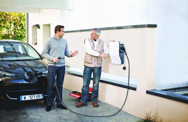 Hogyan töltsünk villanyautót?