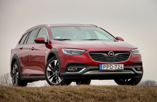 Megemelték, megtöltötték  - Opel Insignia Country Tourer teszt