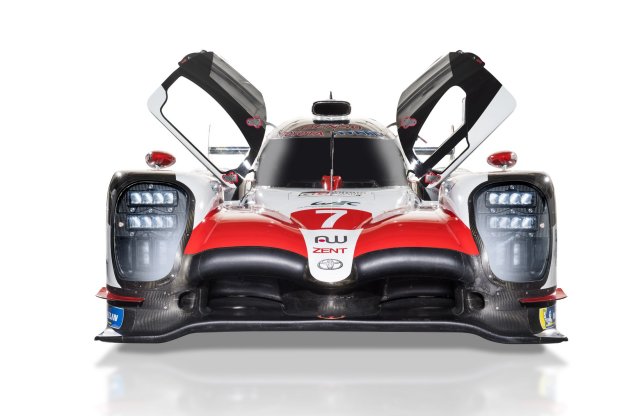 Alonso hibrid Toyotáját 30 órás teszten vizsgáztatták