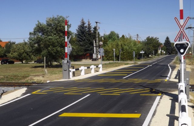 Kevesebb baleset a vasúti átjárókban