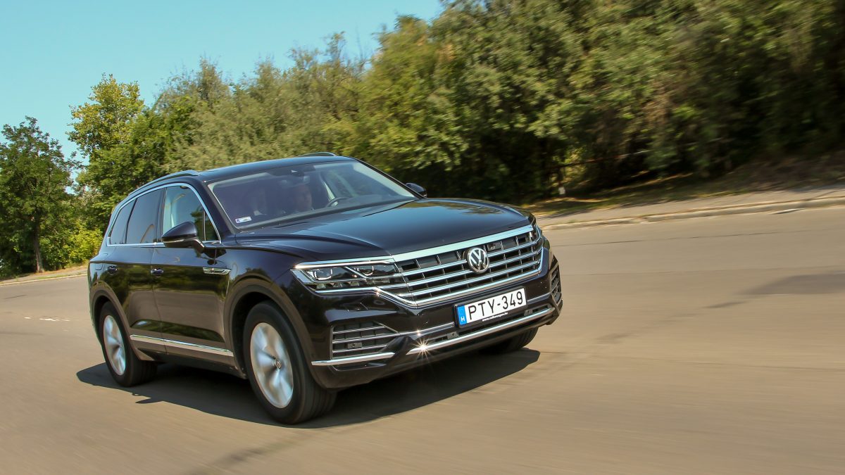 VOLKSWAGEN TOUAREG