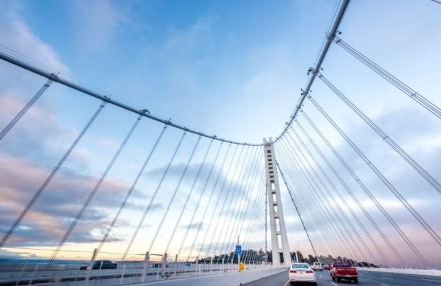 Mustangok fánkoztak a San Francisco-i Bay Bridge-en!