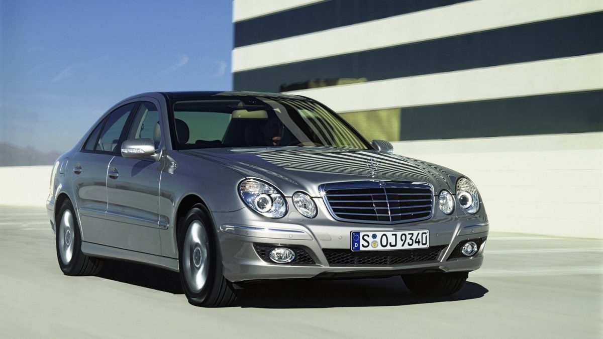 MERCEDES-BENZ E-OSZTÁLY