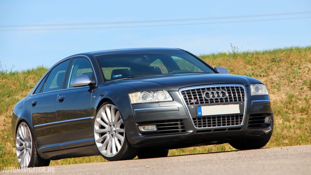 AUDI S8