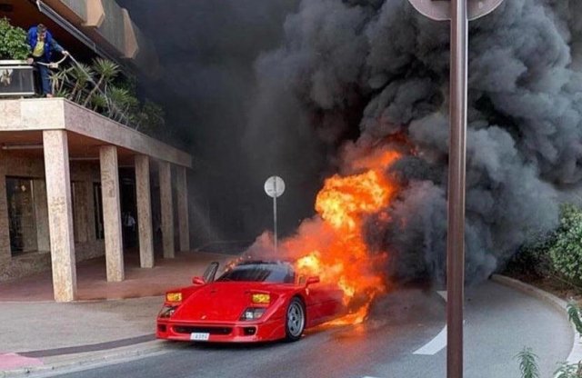 Ferrari F40 égett porig Monacóban