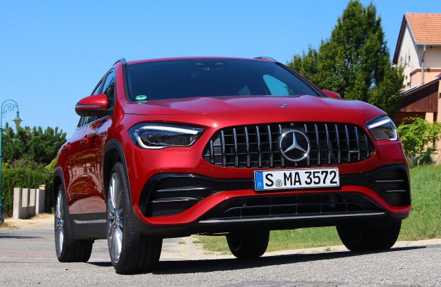 Sportbakancs - Mercedes-AMG GLA 35 4MATIC menetpróba