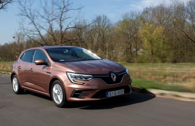 A legjobb cégautó? Renault Megane TCe 140 Zen tartós teszt