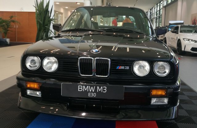 Életre kelt a BMW M3 történelme a Wallis Pestnél