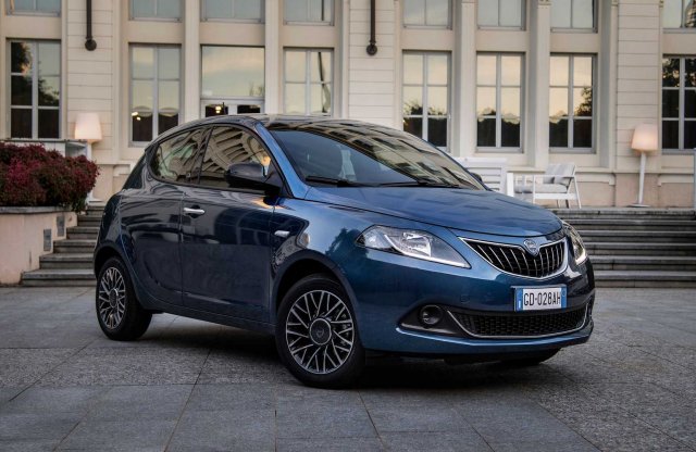 A Lancia a Teslával és a Mercedes EQ részlegével szállna szembe