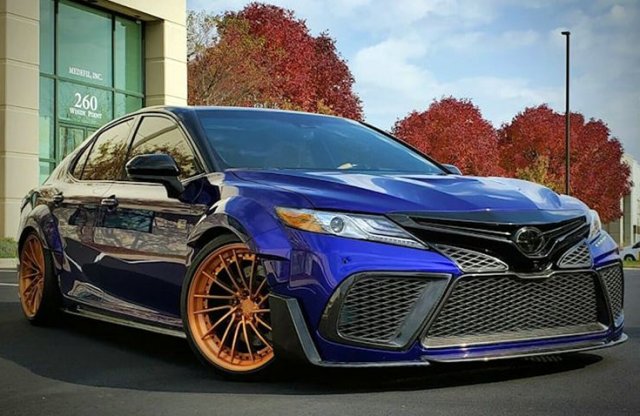 Nem a várt liciteket hozza ez az agyontuningolt Toyota Camry