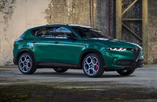 Itthon az Alfa Romeo új SUV-ja! Mutatjuk, mennyibe kerül!