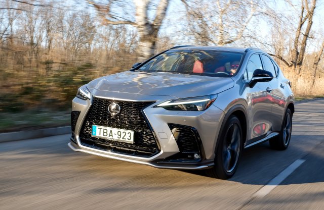 Íme az 1 liter fogyasztású autó - tényleg tudja! Lexus NX teszt