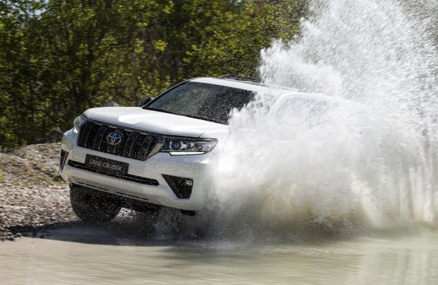 Japánban már 4 évet kell várni egy új Toyota Land Cruiserre
