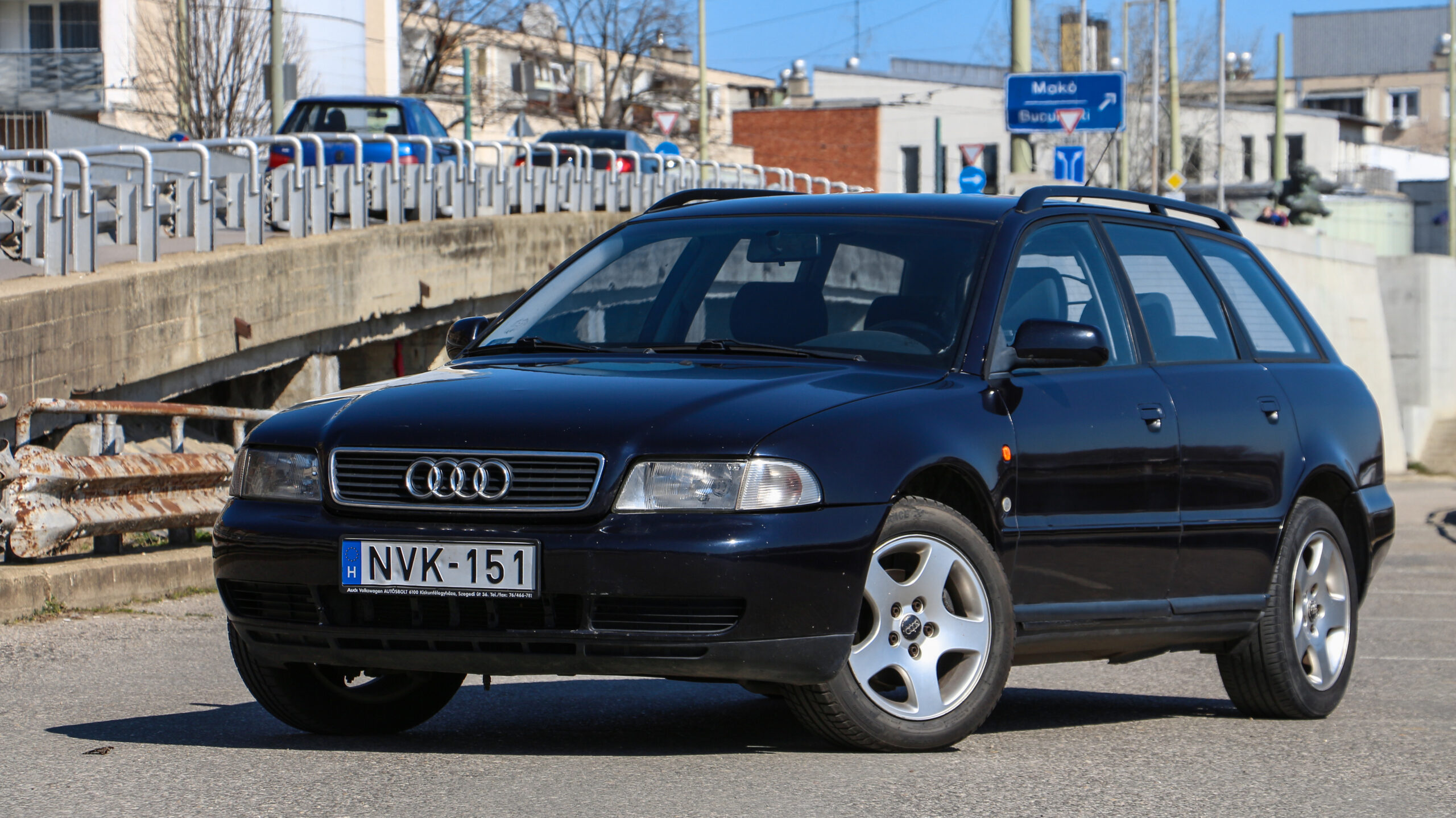 File:Audi A4 B5 front 20071030.jpg - Wikimedia Commons