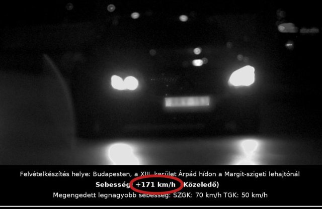 Ismét egy 170 km/h-val száguldó Mercedest fogtak a Árpád hídon
