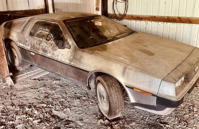 Te vagy az McFly? Pajtában bukkantak egy alig futott DMC12-re