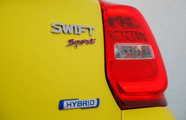 Mégsem tűnik el a Suzuki Swift Sport?