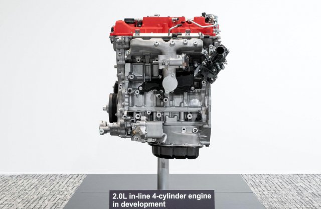 Új, négyhengeres motort fejleszt a Toyota!