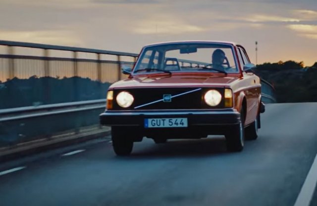 Videós nosztalgiázás a szülinapos Volvo 240-essel