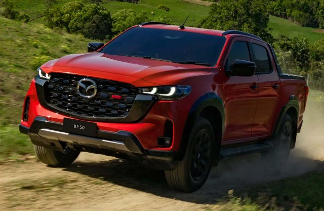 Él és virul a Mazda BT-50 platós, csak nem nálunk